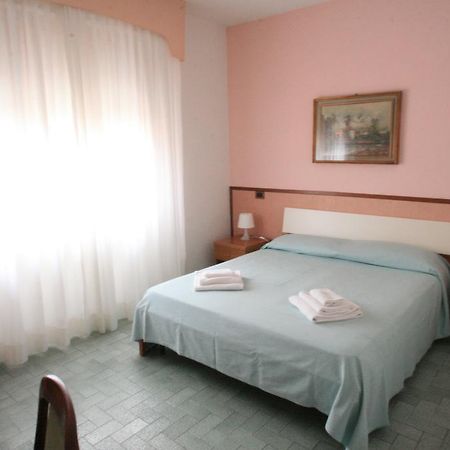 Hotel Redi Montecatini Terme Habitación foto